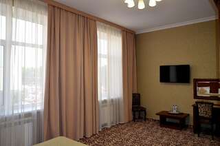 Гостиница Zion Краснодар Четырехместный номер категории  "ЛЮКС"-5